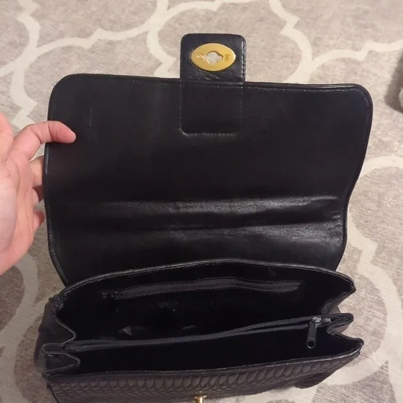 Black Leather Quilted Crossbody Purse - Picture 5 of 11